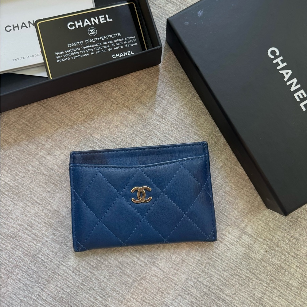 CHANEL Lambskin Quilted Card Holder